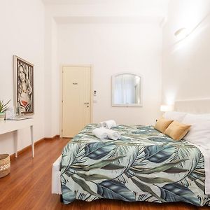 Blanco Rooms